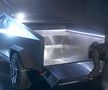 Elon Musk a prezentat Tesla Cybertruck! Moment PENIBIL: i-au explodat geamurile când Musk făcea un experiment de rezistență! Cât costă și ce autonomie are pick-up-ul