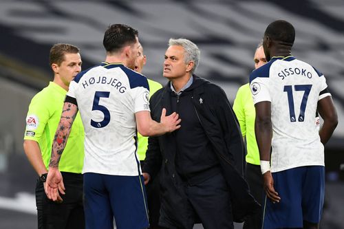 Jose Mourinho l-a învins pentru întâia oară în carieră de două ori la rând pe rivalul Pep Guardiola, un dublu 2-0 împotriva lui Manchester City. Foto: Guliver/GettyImages