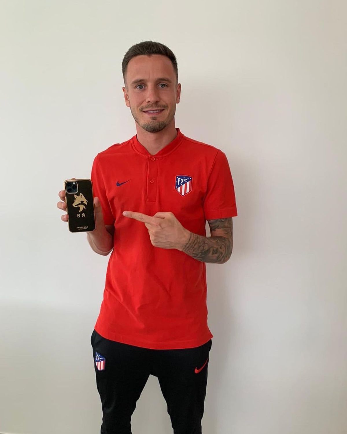 Telefoanele care au cucerit vedetele » Pe ce au cheltuit Neymar și Messi câte 5.000 de lire sterline: „Un produs incredibil”