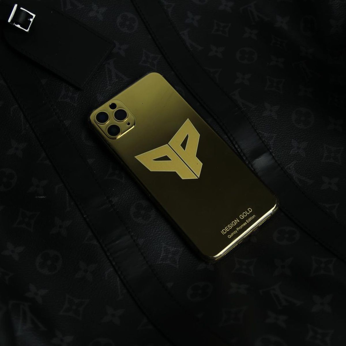 iDesign Gold iPhones