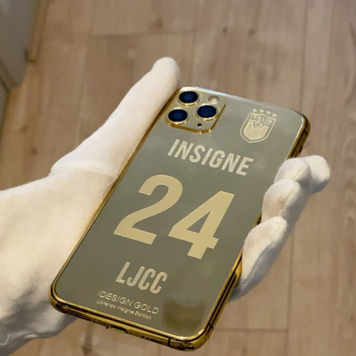 iDesign Gold iPhones