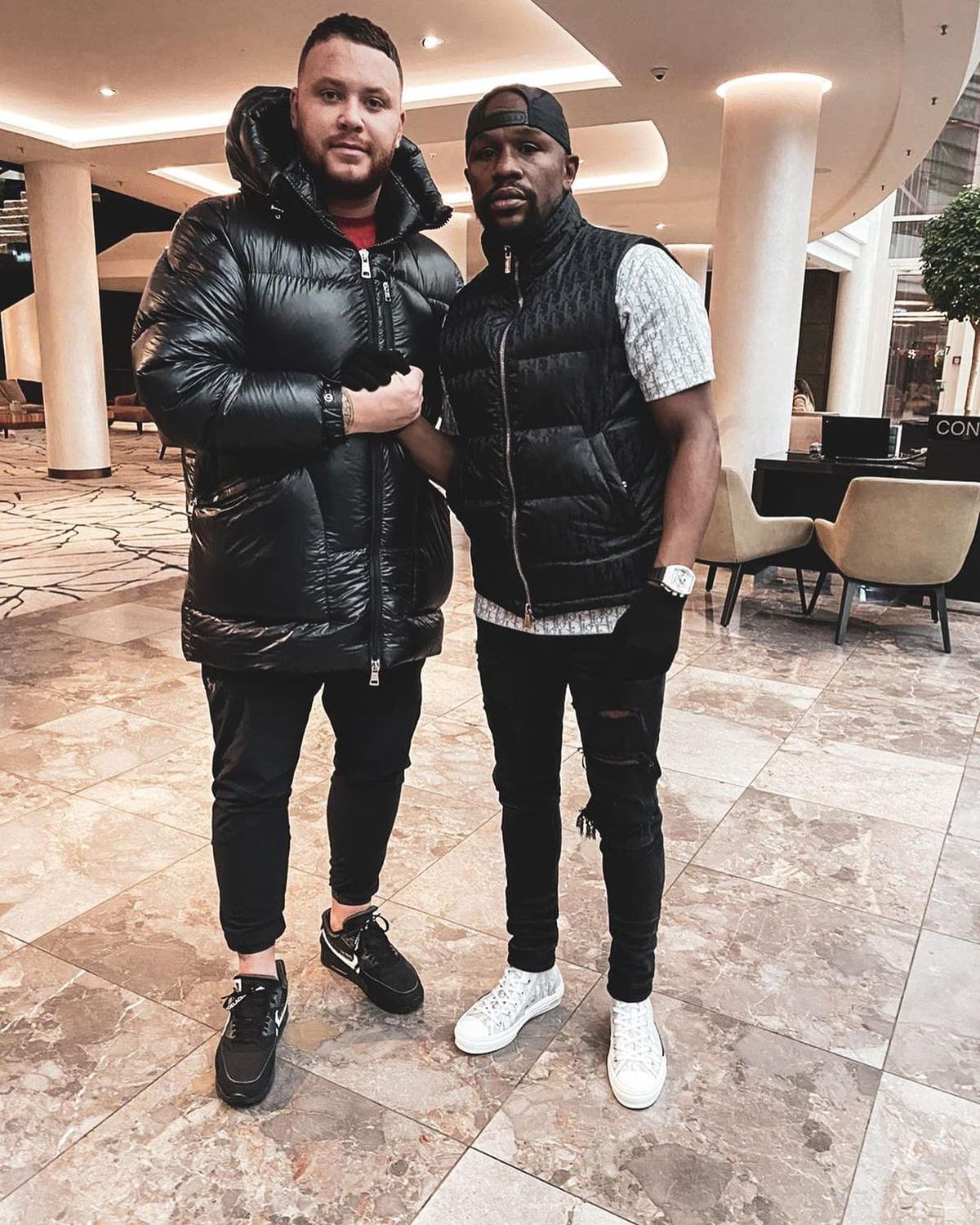 Telefoanele care au cucerit vedetele » Pe ce au cheltuit Neymar și Messi câte 5.000 de lire sterline: „Un produs incredibil”