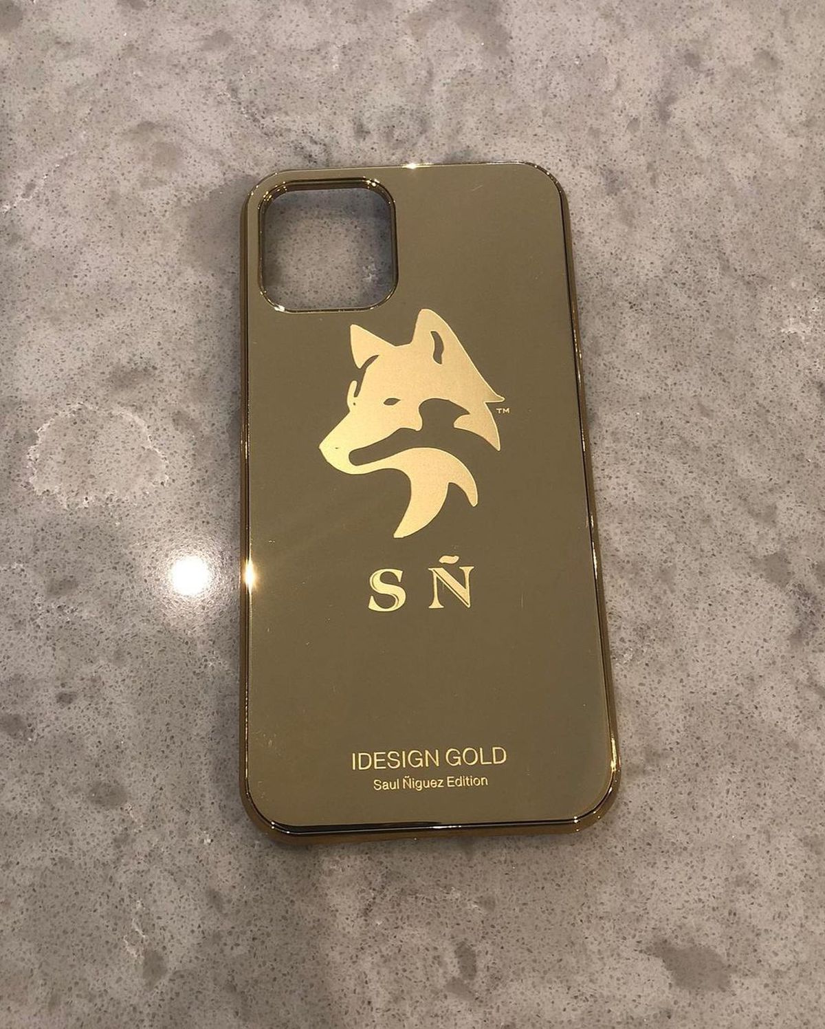 iDesign Gold iPhones