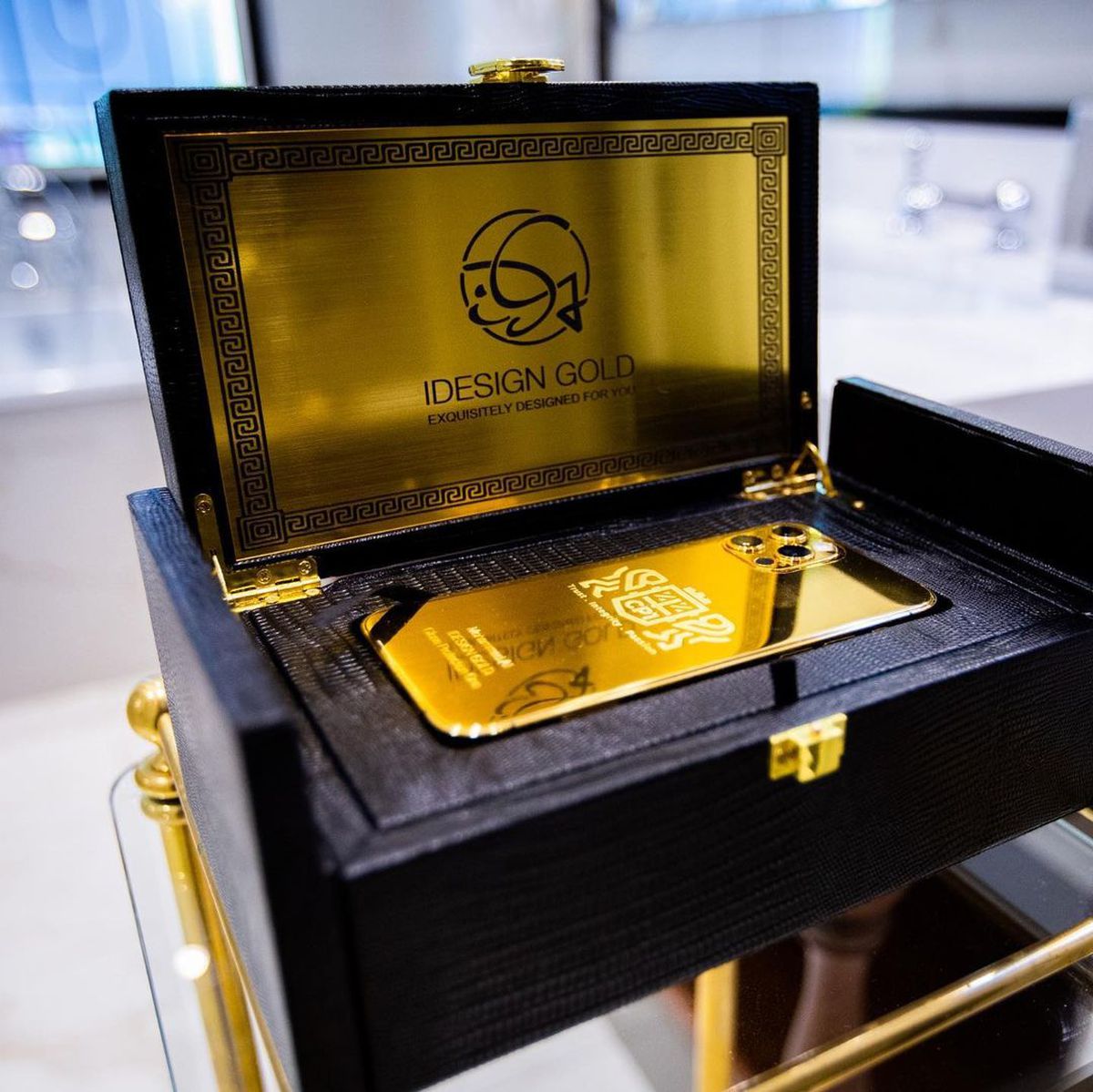 iDesign Gold iPhones