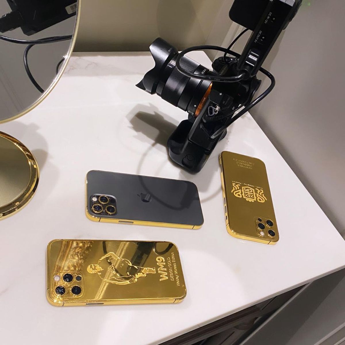 iDesign Gold iPhones
