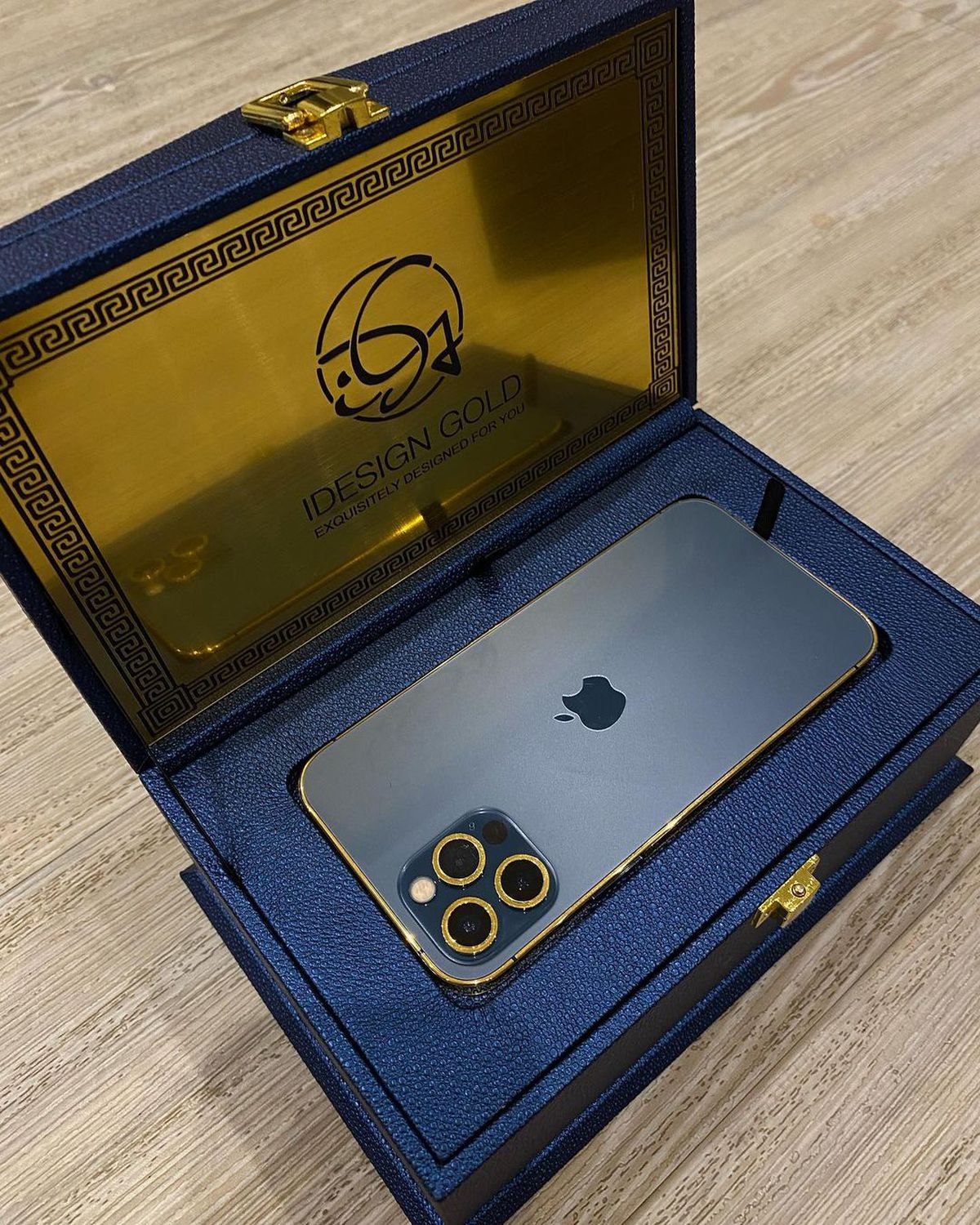 iDesign Gold iPhones