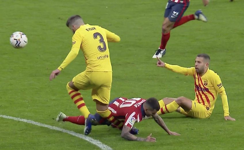 Pique, stoperul catalan, accidentat în minutul 62 al meciului cu Atletico Madrid, scor 0-1, are leziuni la ligamentul încrucișat anterior și la ligamentul colateral medial. Între trei și cinci luni de pauză!