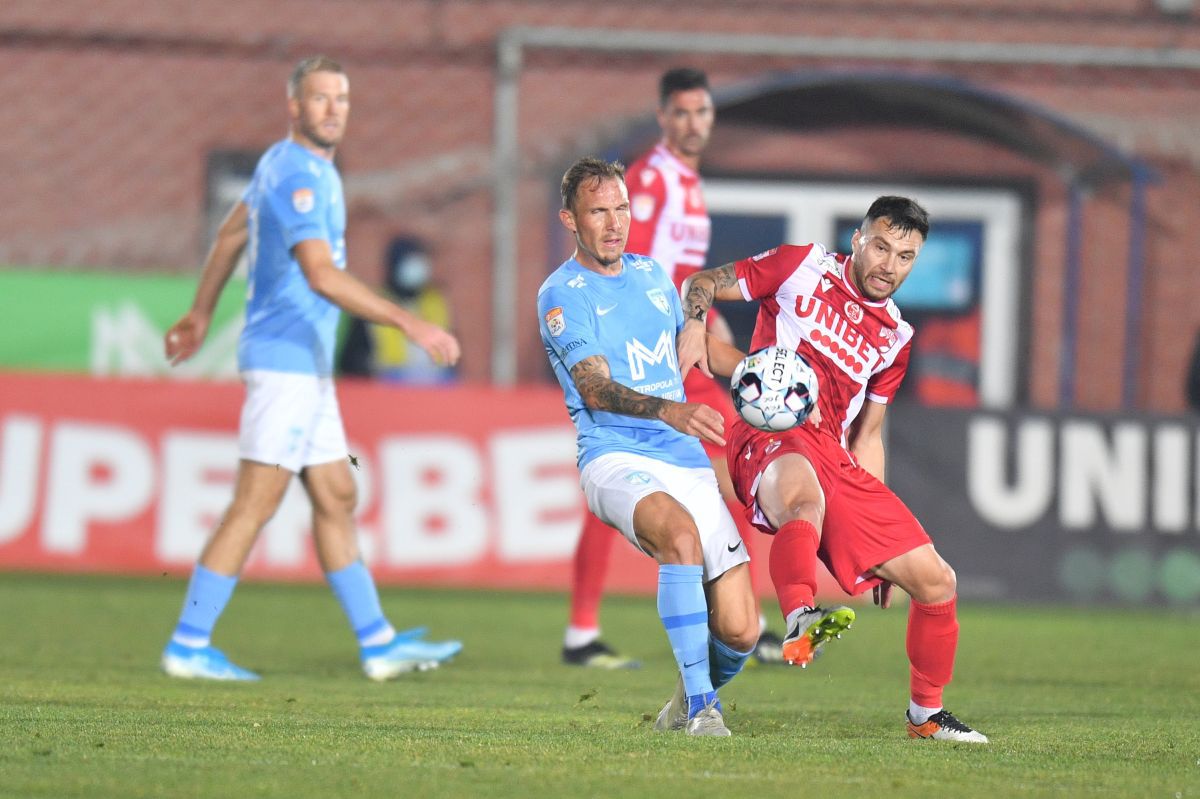 Debut de coșmar! Noul jucător al lui Dinamo a gafat la ambele goluri » Rednic l-a schimbat