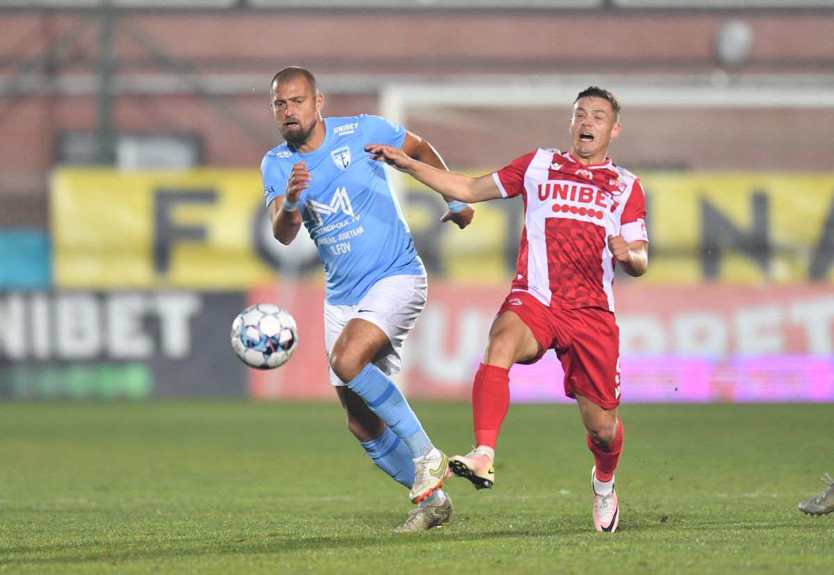 Debut de coșmar! Noul jucător al lui Dinamo a gafat la ambele goluri » Rednic l-a schimbat