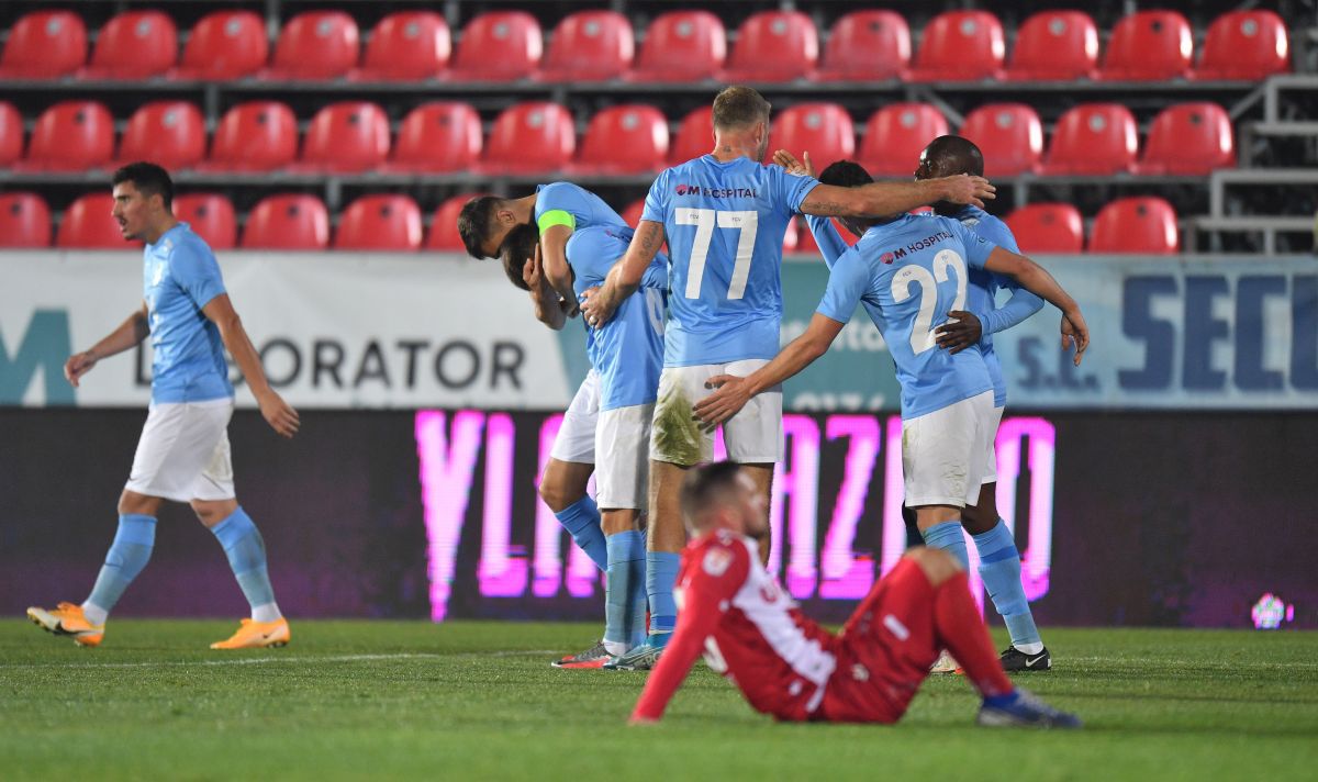 Debut de coșmar! Noul jucător al lui Dinamo a gafat la ambele goluri » Rednic l-a schimbat