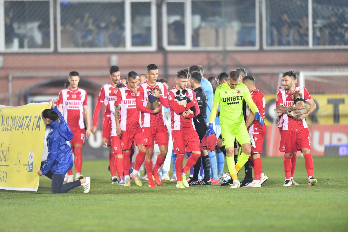 Debut de coșmar! Noul jucător al lui Dinamo a gafat la ambele goluri » Rednic l-a schimbat