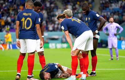 Dublă lovitură pentru Franța » Deschamps și-a pierdut un titular imediat după golul Australiei