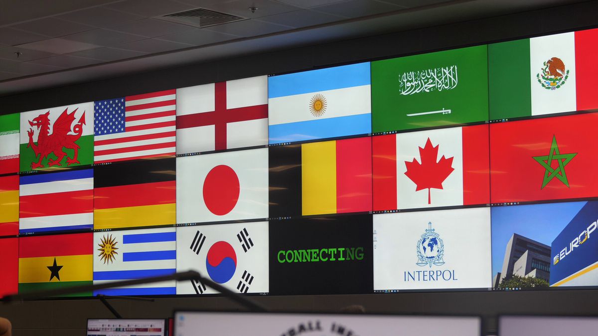 Un român ajută Poliția din Qatar » Reportaj GSP din Centrul de Comandă de unde se supraveghează TOT ce mișcă în Doha