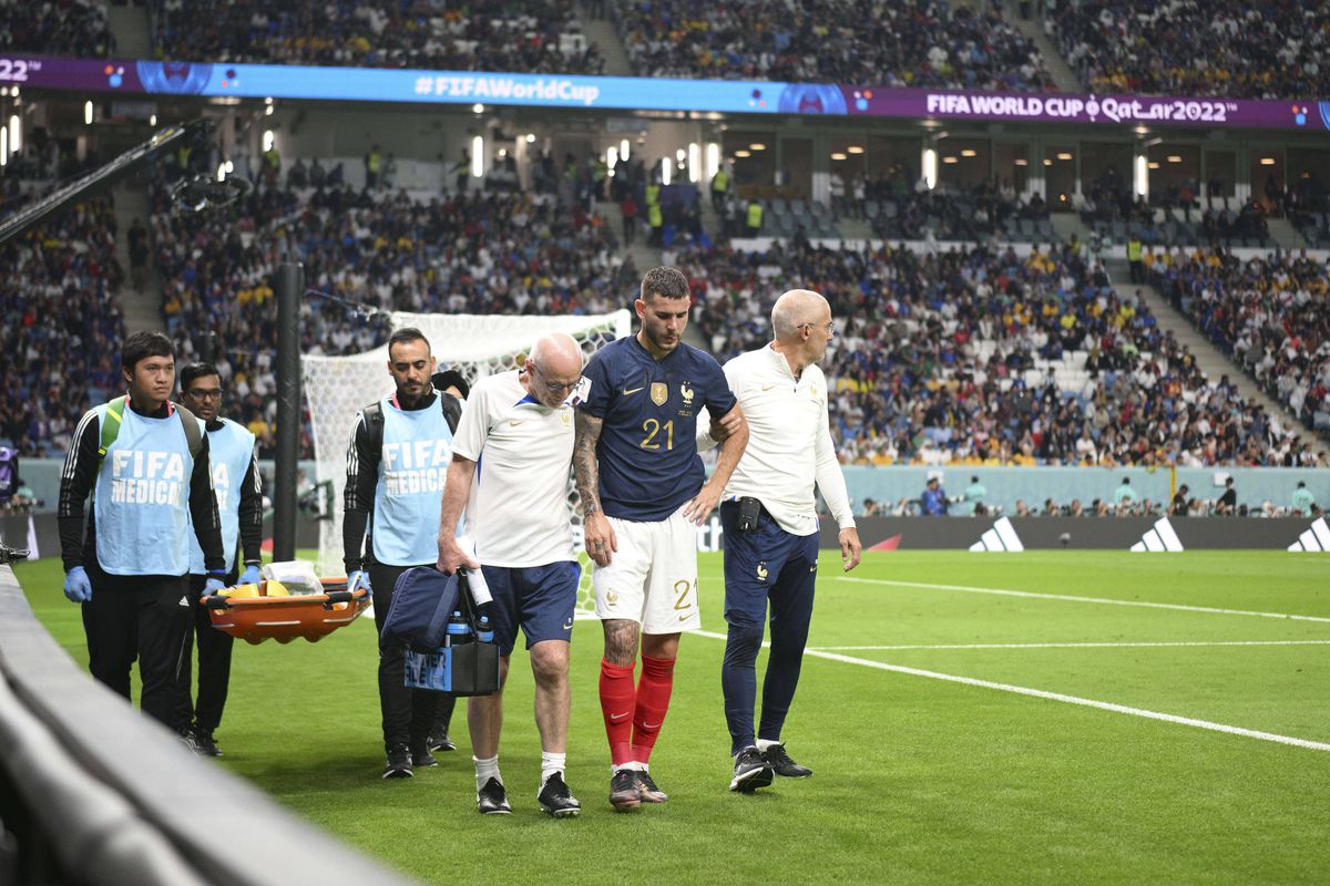 Dublă lovitură pentru Franța » Deschamps și-a pierdut un titular imediat după golul Australiei