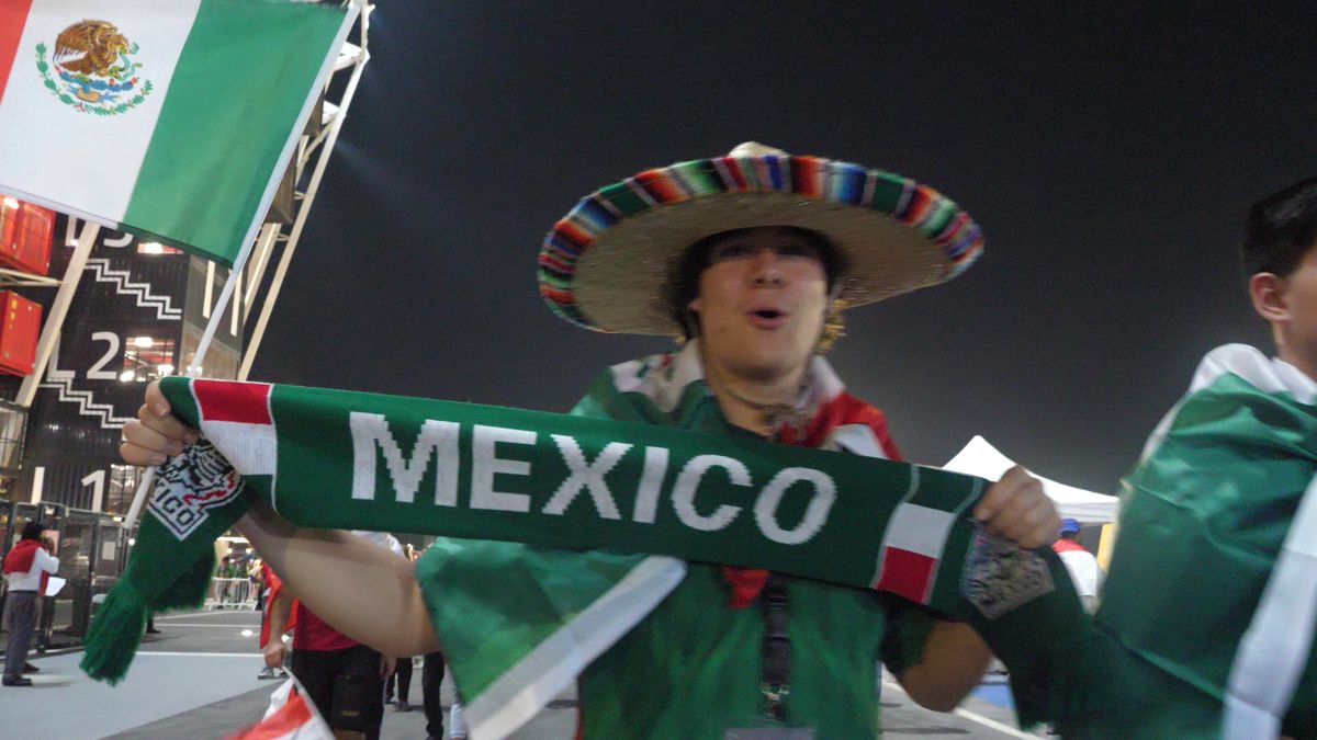 Fanii mexicani au creat cea mai spectaculoasă atmosferă de la CM 2022 » Trimișii GSP prezenți pe stadion, impresionați de publicul de la meciul cu Polonia