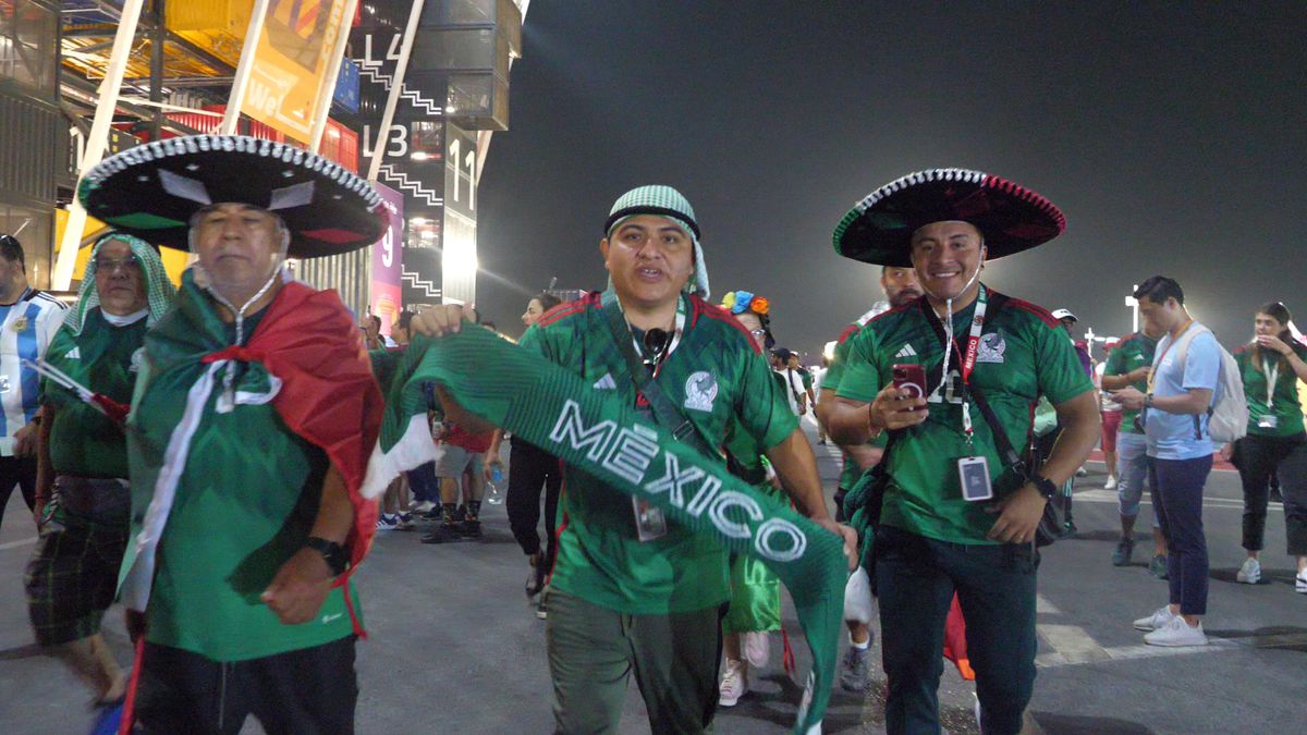 Fanii mexicani au creat cea mai spectaculoasă atmosferă de la CM 2022 » Trimișii GSP prezenți pe stadion, impresionați de publicul de la meciul cu Polonia