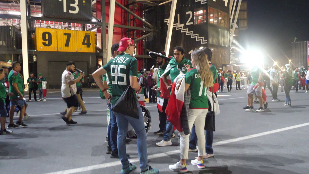 Fanii mexicani au creat cea mai spectaculoasă atmosferă de la CM 2022 » Trimișii GSP prezenți pe stadion, impresionați de publicul de la meciul cu Polonia