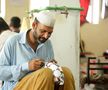 FOTO 70% din mingile din lume sunt cusute manual intr-un singur orășel din Pakistan!