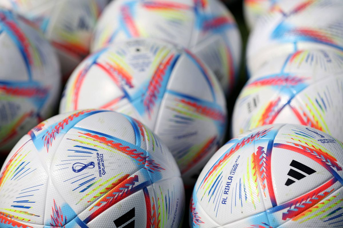 70% din mingile din lume sunt produse într-un singur orășel din Pakistan! O mare parte dintre ele sunt cusute manual