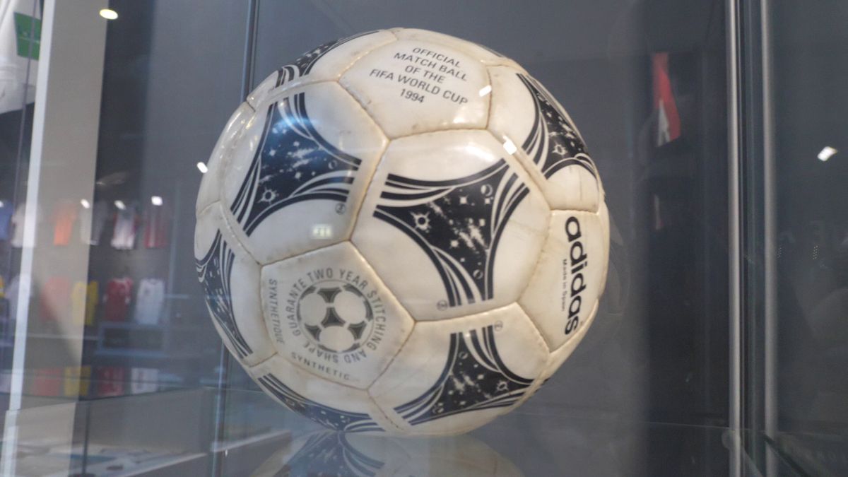 Incursiune în viața celui mai vechi club italian. Istoria titlului câștigat la comisii și revendicat de Lazio timp de un secol!