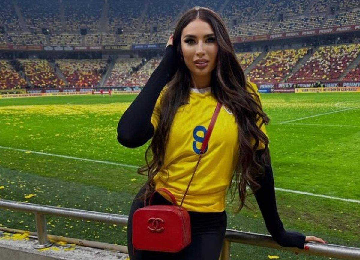 Cum a apărut fiica cea mică a Anamariei Prodan în tribune, la România – Elveția. Geanta scumpă pe care a afișat-o