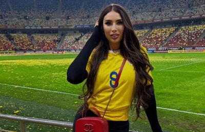 Cum a apărut fiica cea mică a Anamariei Prodan în tribune, la România – Elveția. Geanta scumpă pe care a afișat-o