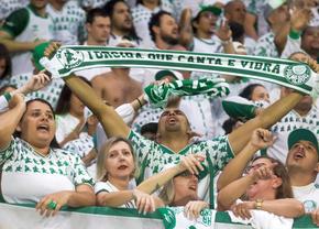 Cele mai frumoase cântece din fotbal » Pe tine care te mișcă cel mai tare? Iată 12 variante
