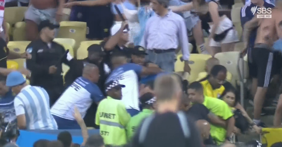 Scene violente la Brazilia - Argentina!