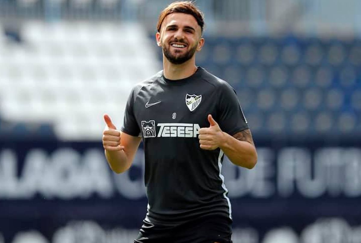 Ce mai face azi coșmarul României de la EURO 2016: a intrat în politică, joacă într-un campionat exotic și și-a găsit marea iubire pe Facebook