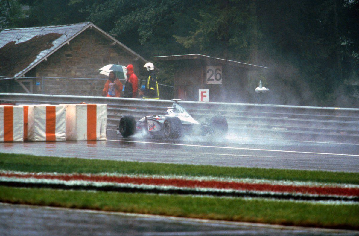 Michael Schumacher - David Coulthard, accident Spa