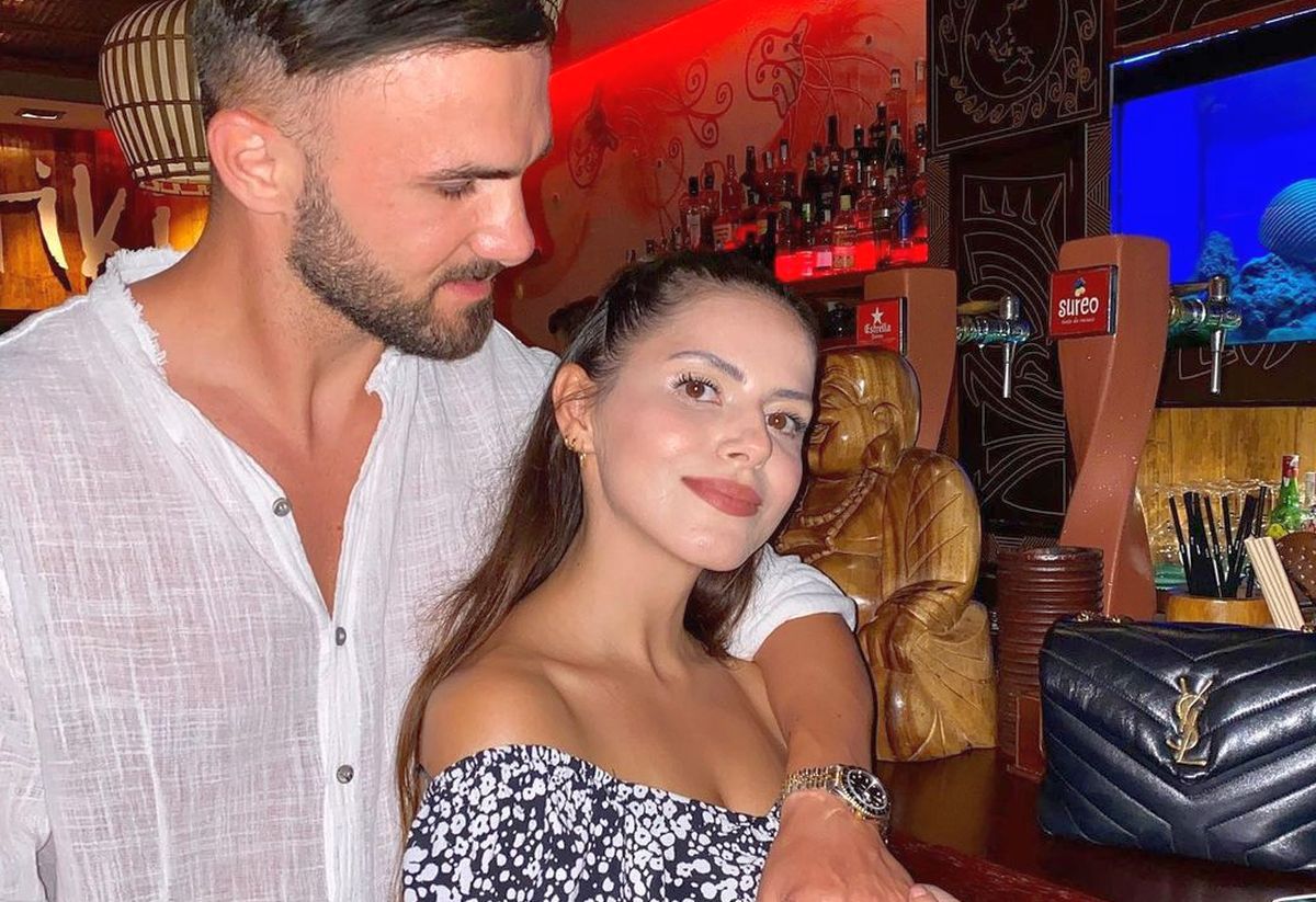 Ce mai face azi coșmarul României de la EURO 2016: a intrat în politică, joacă într-un campionat exotic și și-a găsit marea iubire pe Facebook