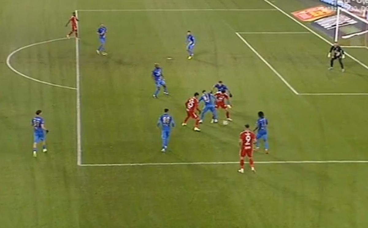 Deschidere de scor în Superliga dintr-un penalty controversat: „Hai, mă, n-ai cum! E grotesc, pe cuvântul meu!”