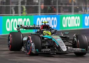 Lewis Hamilton, cel mai rapid în condițiile complicate din Las Vegas » A dominat primele antrenamente + Semne de întrebare pentru Max Verstappen