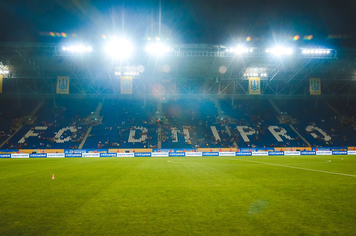 Imaginile dezastrului din orașul atacat de Putin cu racheta „Oreșnik” » E un centru important al fotbalului din Ucraina și Europa: stadionul a scăpat