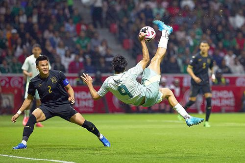 Denil Maldonado, în stânga, în duelul cu naționala Mexicului // foto: Imago Images