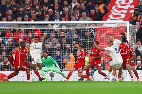 Murillo a deschis scorul cu un gol controversat în Liverpool - Nottingham Forest/ foto Imago Images
