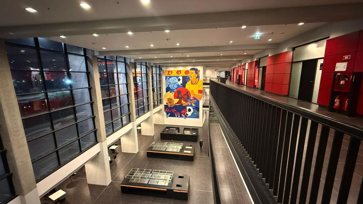 Imaginea cu Gheorghe Hagi apărută la Arena Națională » Ce semnifică muralul