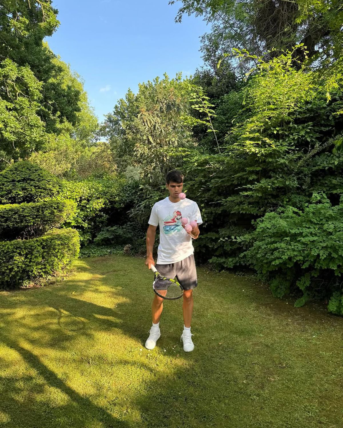 Detaliul din living prin care și-a lăsat mască fanii: „Să ai 50 de milioane în bancă, dar sufrageria ta să arate precum cea din casa bunicilor”