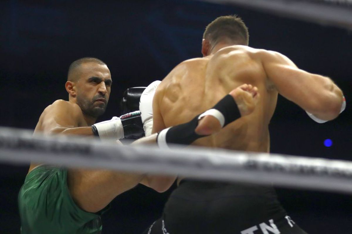 BADRI HARI - RICO VERHOEVEN // Meci dramatic în Olanda! Badr Hari era la câteva minute de victorie, dar s-a accidentat și a abandonat