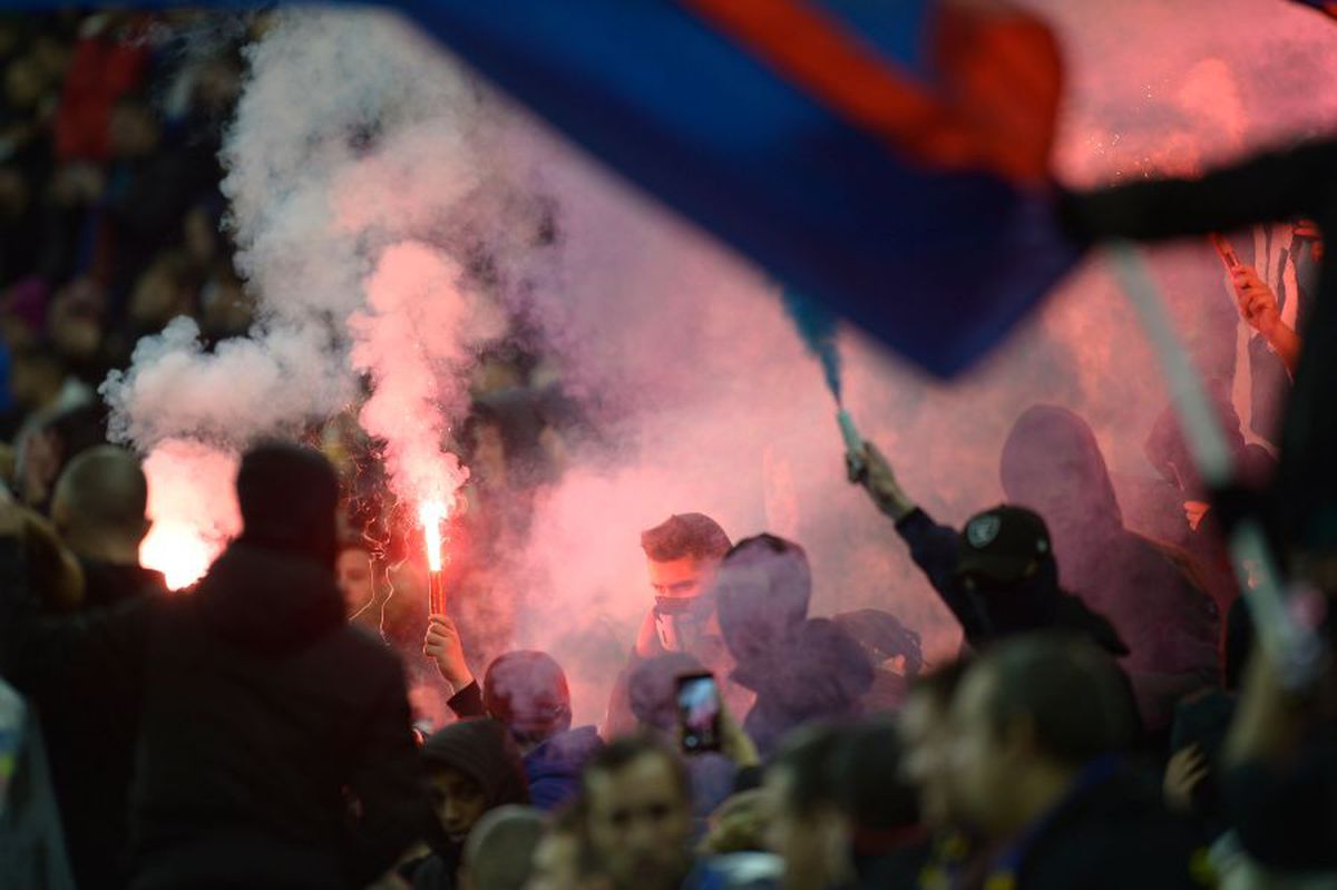 FCSB - CRAIOVA 2-0 // VIDEO + FOTO Vintilă termină anul pe podium, Pițurcă rămâne cu ironiile!