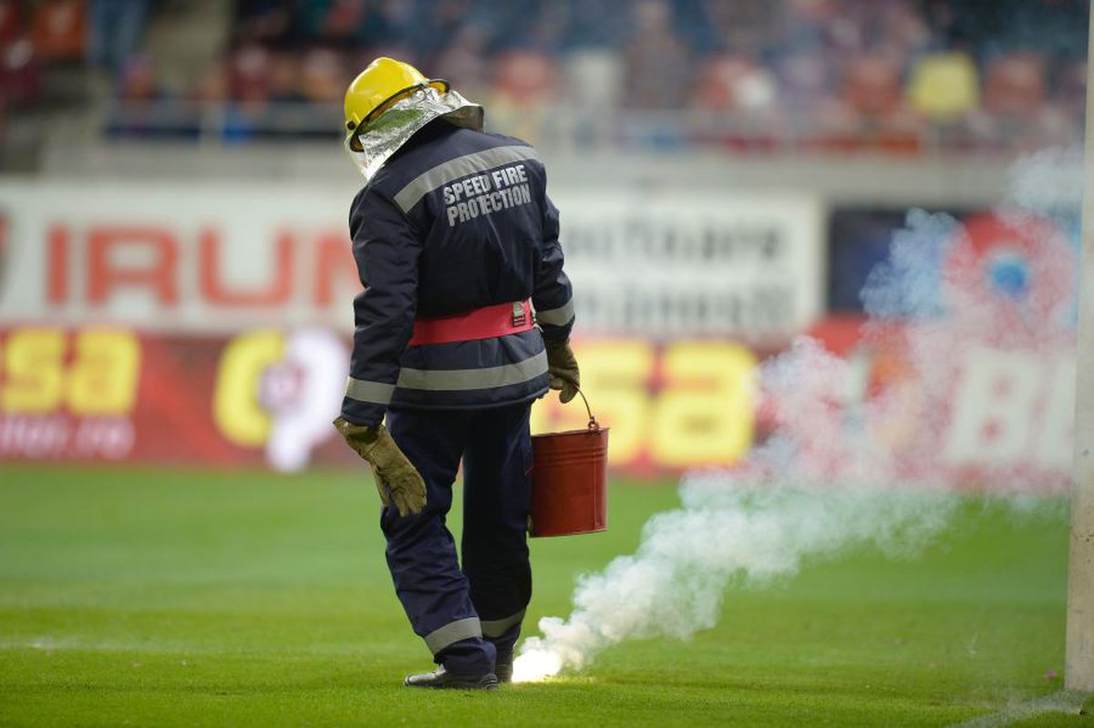 FCSB - CRAIOVA 2-0 // VIDEO + FOTO Vintilă termină anul pe podium, Pițurcă rămâne cu ironiile!