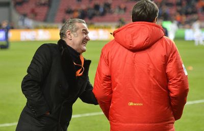 FCSB - CRAIOVA 2-0 // VIDEO Gigi > Piți » Antrenorul oltenilor umilit de patronul FCSB în „singurul meci în care mă bag peste Vintilă”! Diferență uriașă și la puncte