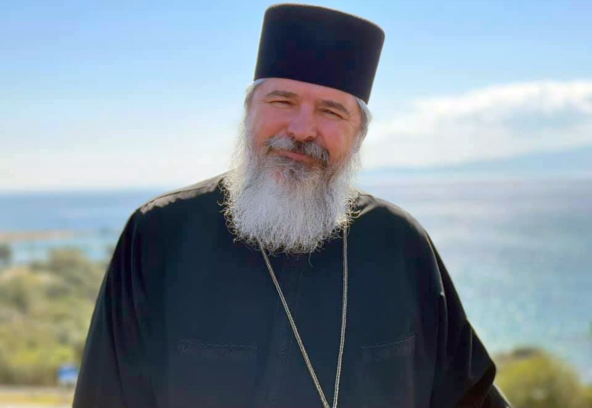 Preotul-influencer are un mesaj important pentru părinți: „Nu vă răstigniți copiii în fața laptopurilor! E o crimă! Sunt două căi pe care trebuie să le urmeze”