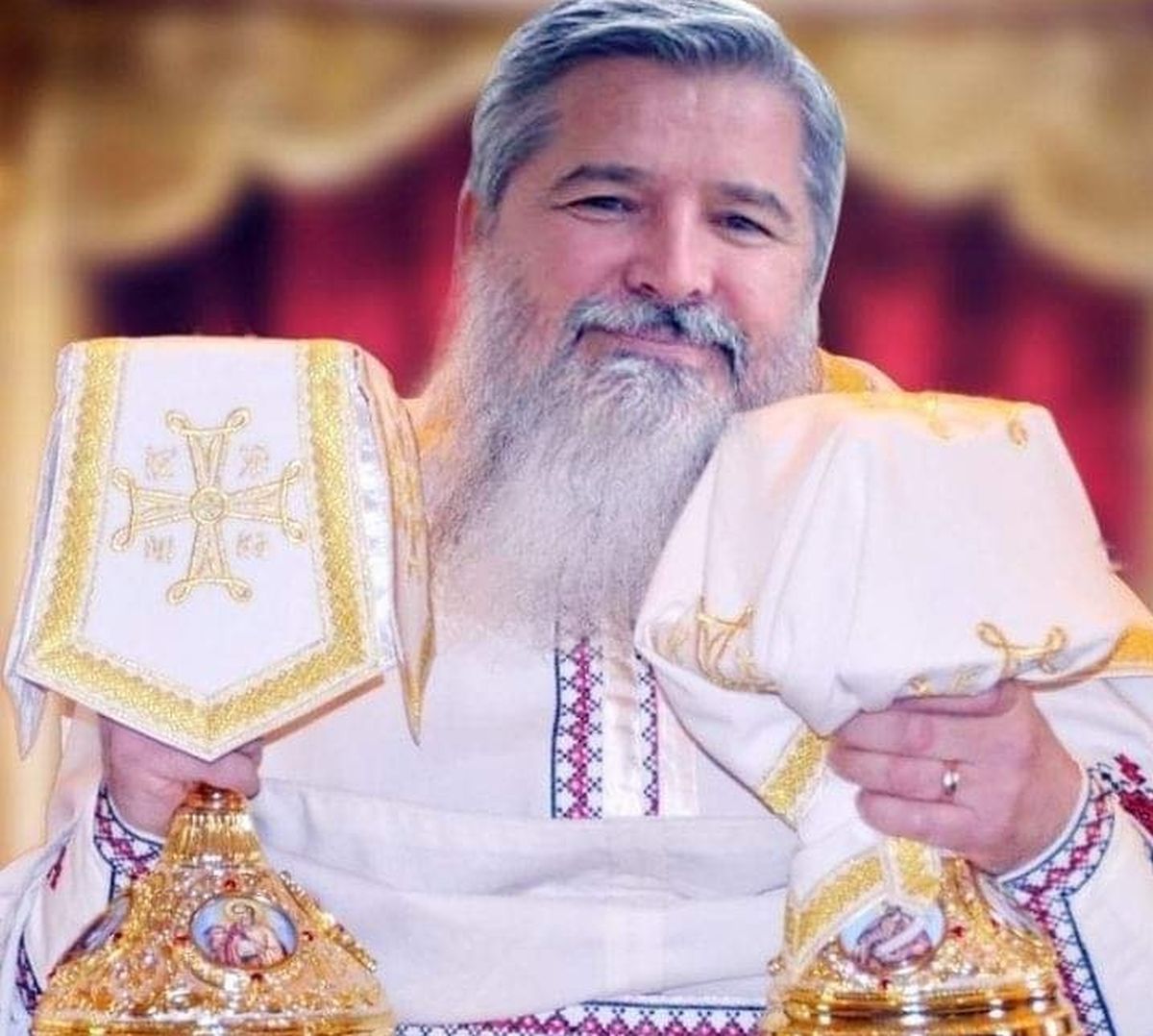 Preotul-influencer are un mesaj important pentru părinți: „Nu vă răstigniți copiii în fața laptopurilor! E o crimă! Sunt două căi pe care trebuie să le urmeze”