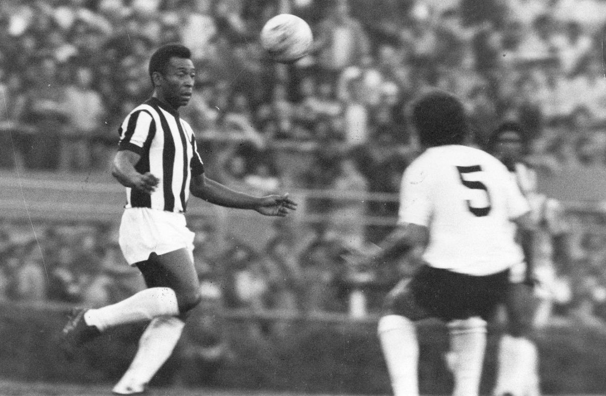 Pele, secretele „Perlei negre” » 7 povești colosale ale regretatei legendei braziliene: crize de plâns, cum și-a ales numele și de ce dribla incredibil pe spații mici