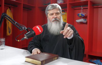 Un „tricolor” i-a făcut o mărturisire-șoc Părintelui Vasile Ioana: „Ne-am dus la femei toată noaptea, am rupt!” » S-a întâmplat înaintea unui meci din penultima campanie!