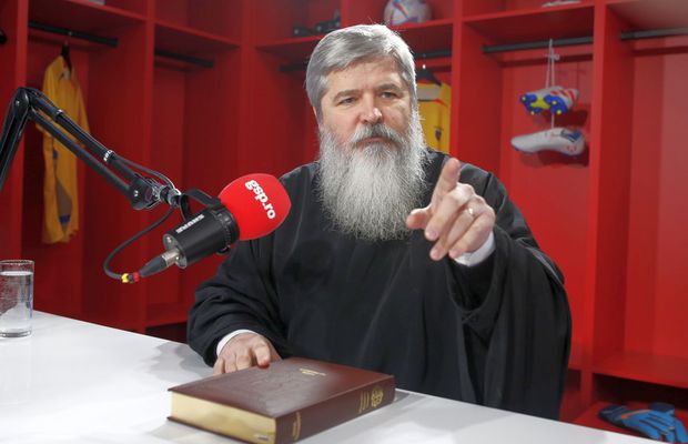 Un „tricolor” i-a făcut o mărturisire-șoc Părintelui Vasile Ioana: „Ne-am dus la femei toată noaptea, am rupt!” » S-a întâmplat înaintea unui meci din penultima campanie!