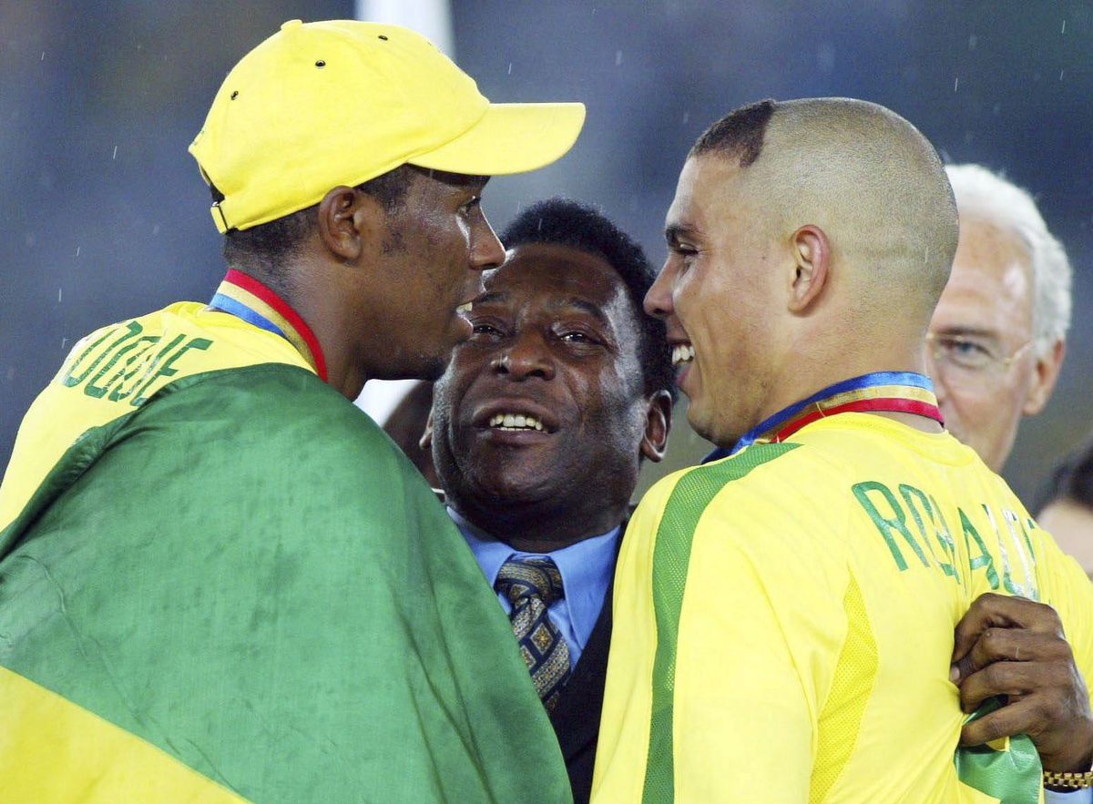 Omagiul emoționant al lui Ronaldo Nazario pentru marele Pelé: „Nu a părăsit niciodată topul, dar ne părăsește astăzi. Cel mai bun din toate timpurile”