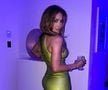 Jennifer Lopez, în rochia roșie purtată de Iga Swiatek » Imaginea a devenit virală după ce fanii au sesizat ce ajustări a făcut J. LO
