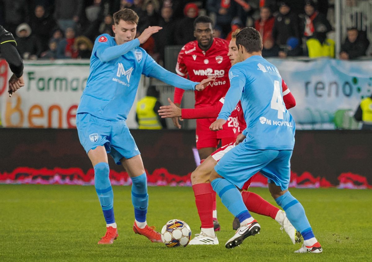 Moment emoționant pe „Arcul de Triumf” » Cine e Vlad, micul dinamovist care a dat lovitura de start la meciul cu Voluntari